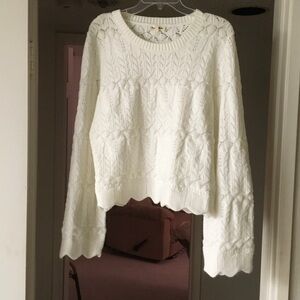 AARON & AMBER/“VANILLA”SCALLOPED CUFFS & HEM CABLE KNIT SWEATER/NEW